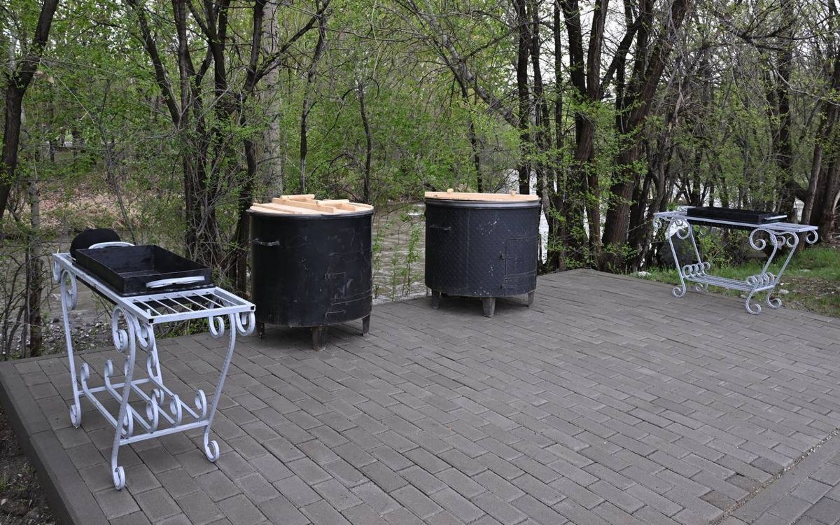 Оборудованная зона отдыха на территории эко-парка &laquo;Қойтас&raquo;