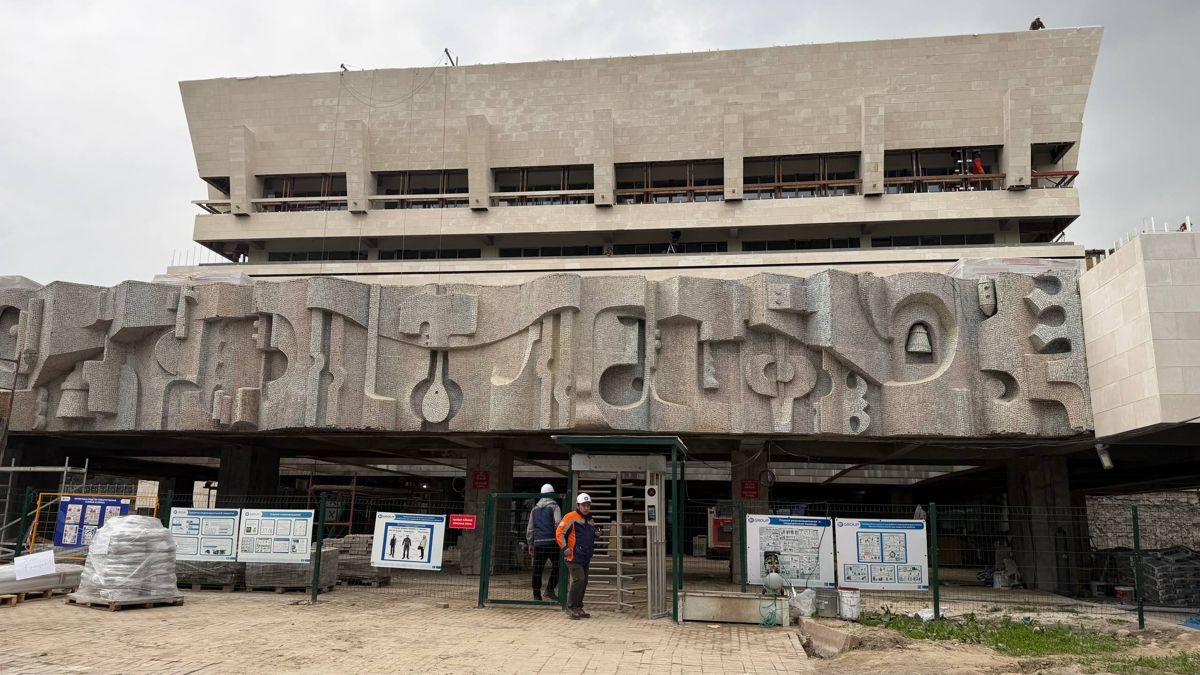 Реконструкцию театра обещают завершить к августу 2026 года