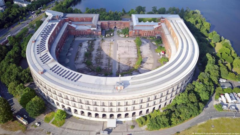 В бывшем Дворце съездов партии Гитлера открыли музей