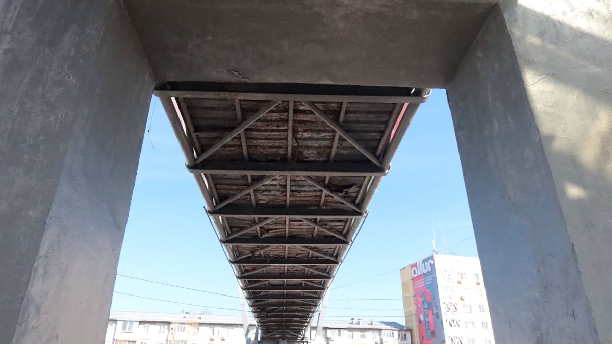 Вид на мост снизу