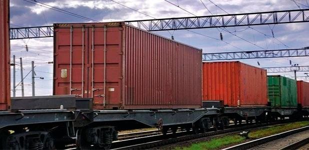 Казахстан увеличил транзит и перевозки контейнеров по ТМТМ