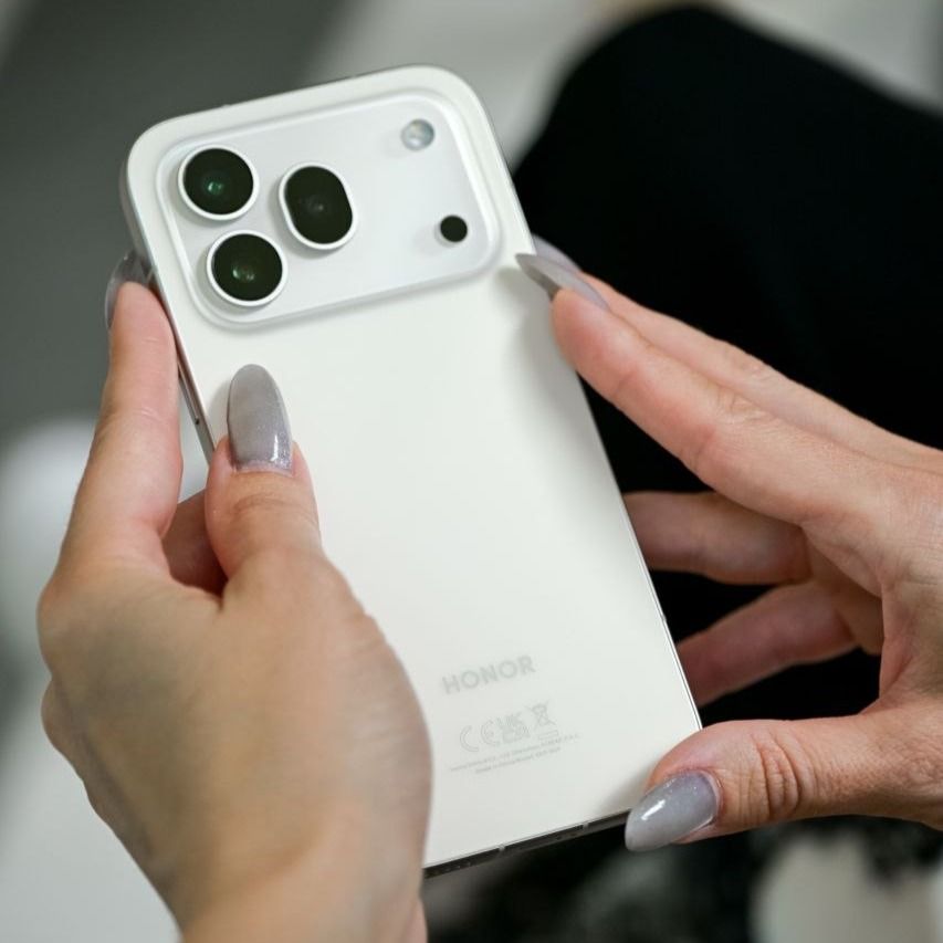 HONOR 600