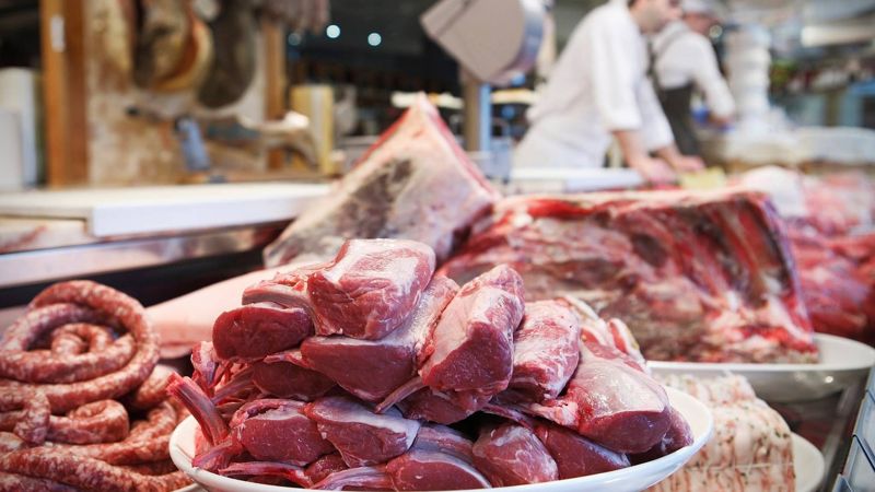 Почему мясо дорогое: минторговли ввело квоты на вывоз