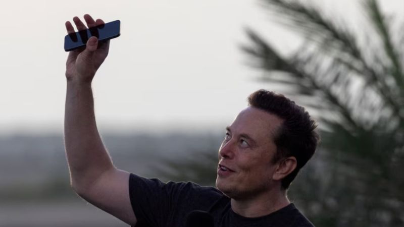 Илон Маск стал первым в мире триллионером благодаря SpaceX