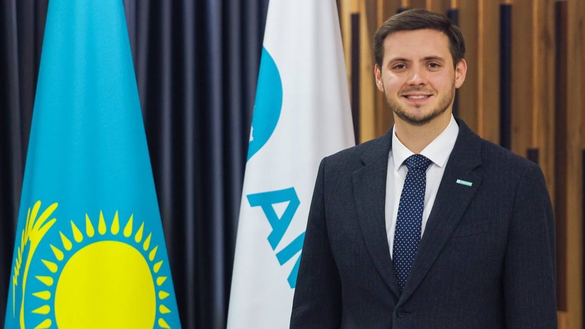 "Никто никого никуда не загоняет": Александр Данилов о переходе членов Amanat в "Әділет"