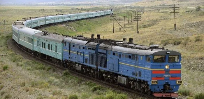 Пассажирский поезд 