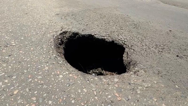 Яма и волны: как выглядит улица Кекилбайулы в Алматы после ремонта