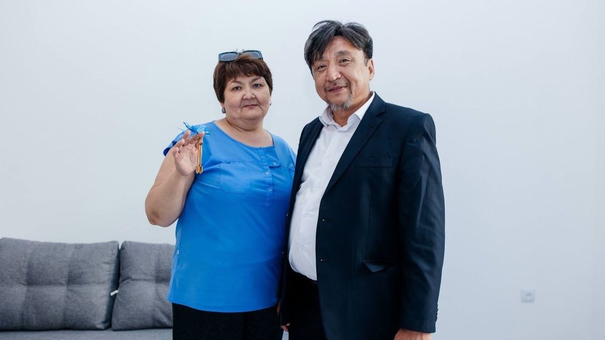БАҚ өкілдеріне жаңа пәтерлердің кілтін табыстады