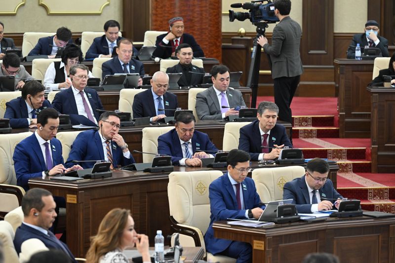 Завершилось последнее заседание парламента в Казахстане