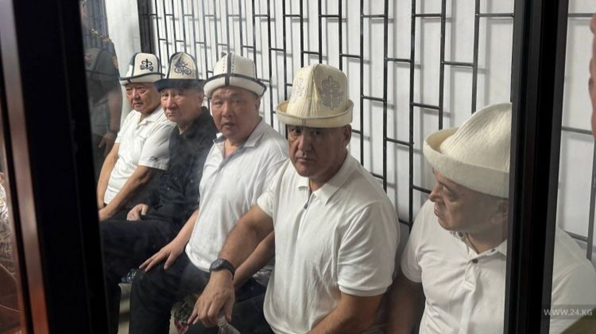 Фигуранты дела в зале суда