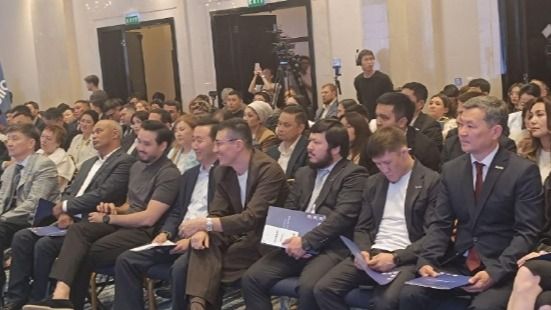 Продюсера "Ирины Кайратовны" приняли в партию Respublica