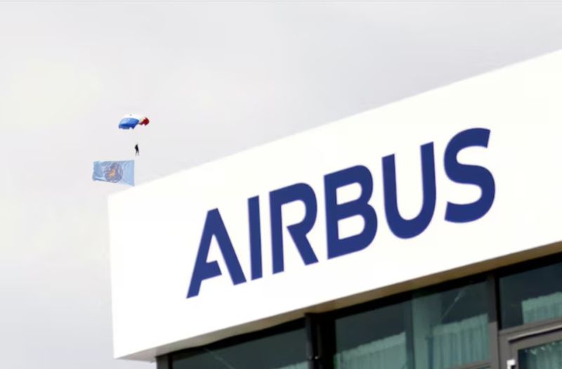 Работники Airbus в Испании объявили забастовку из-за зарплат
