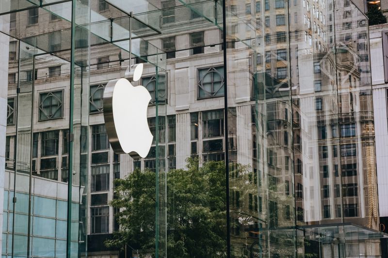 Apple вернула лидерство: капитализация компании достигла 4,9 трлн долларов