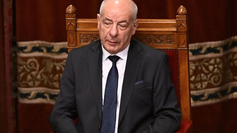 Президент Венгрии подписал поправку о своей отставке
