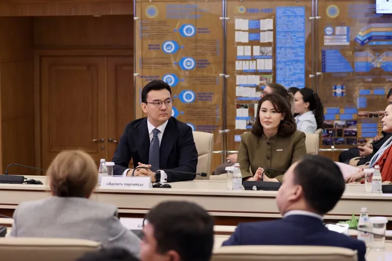 Члены Бюро политического совета