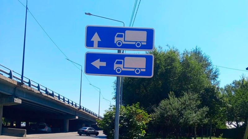 Грузовикам запретят ездить днём по центральной части Алматы