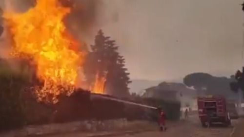 Сильное задымление и порывистый ветер мешают тушению пожара на полигоне в ЗКО