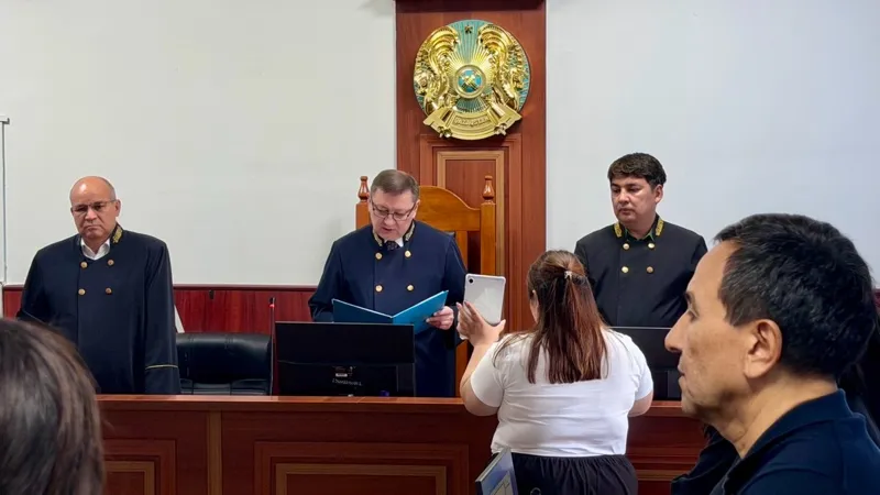 Дело Беловой рассматривала коллегия Алматинского городского суда под председательством судьи Армана Шамшиева