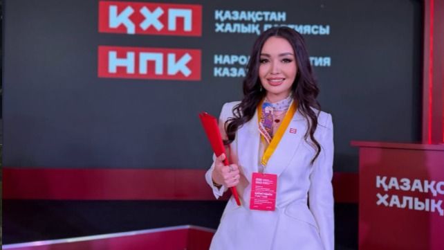 Певица Аша Матай проголосовала на выборах в курултай