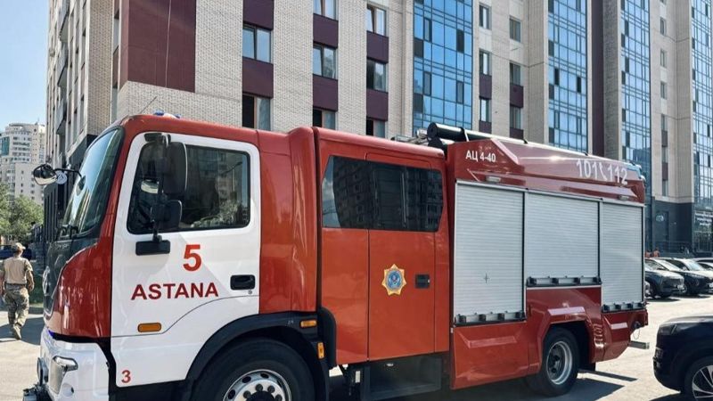 В Астане во дворах проверяют, есть ли препятствия для пожарных машин