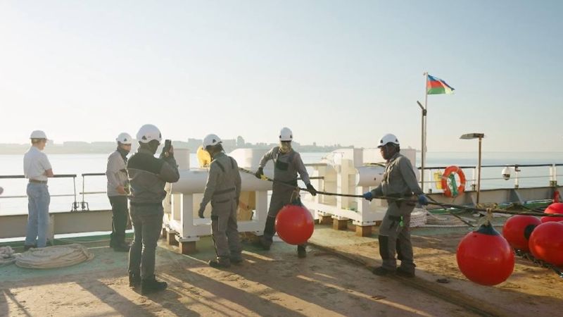 Прокладку оптоволокна по дну Каспия завершили