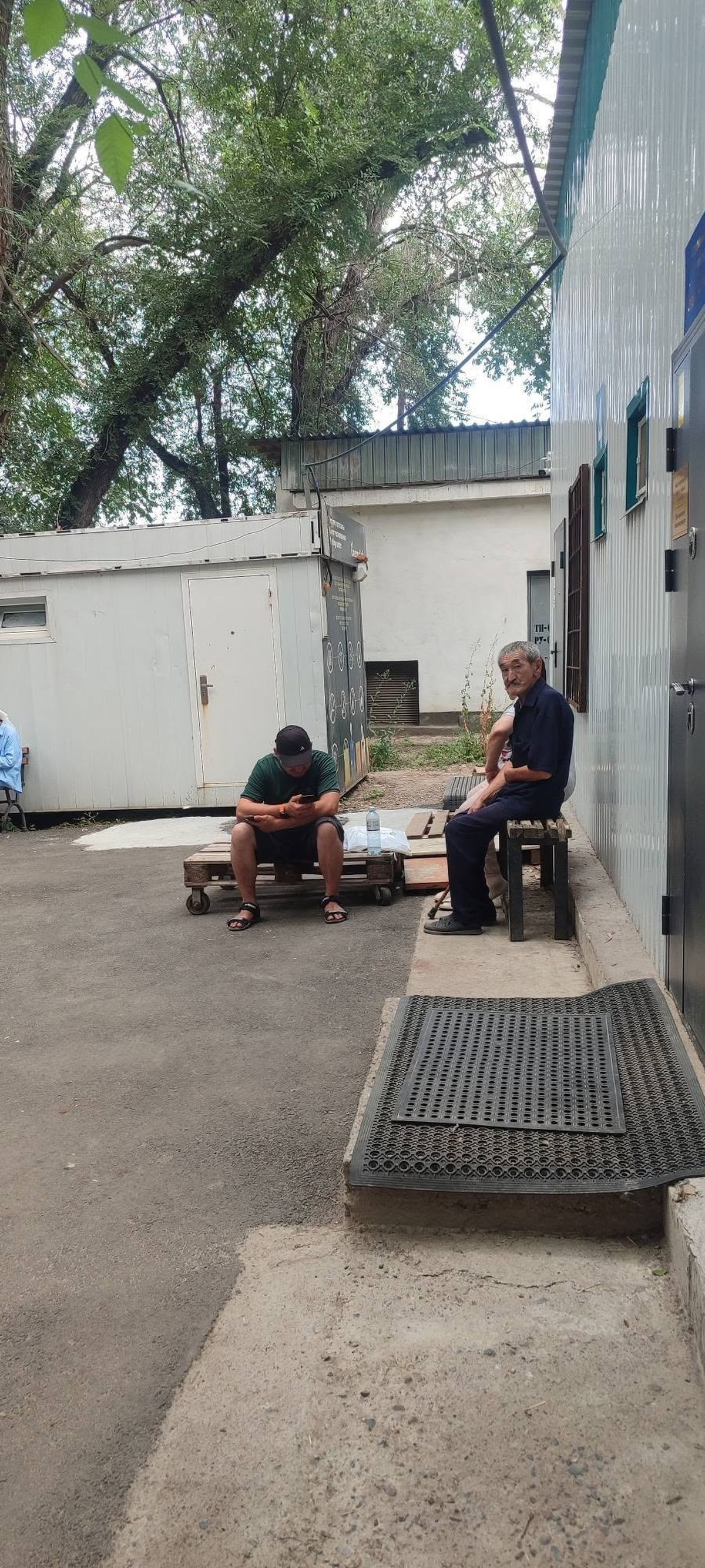 Пациенты в очереди на приём