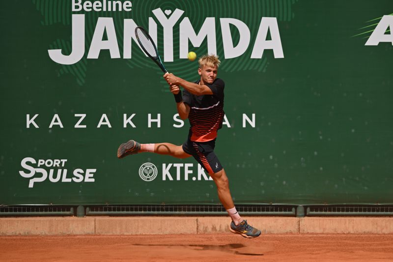 Юные теннисисты поборются в Алматы за путёвку на Roland Garros