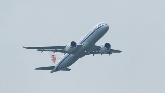 Китайский C919 впервые выполнил международный рейс