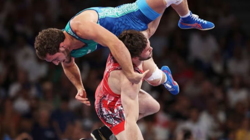 Орла Muzbalaq представили талисманом чемпионата мира по борьбе в Астане