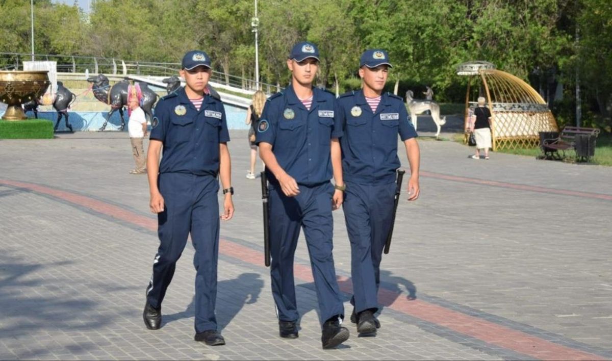 Шынгыс Танатпаев носит военную форму