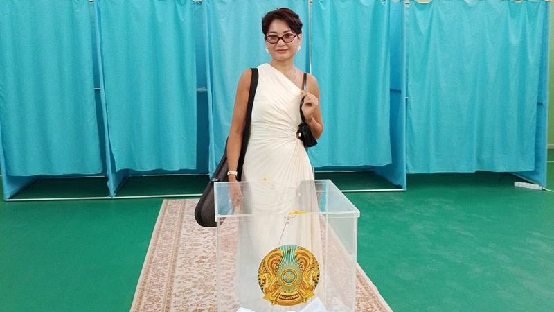 С корабля на бал: скрипачка из Актау дала концерт посреди моря и отправилась голосовать