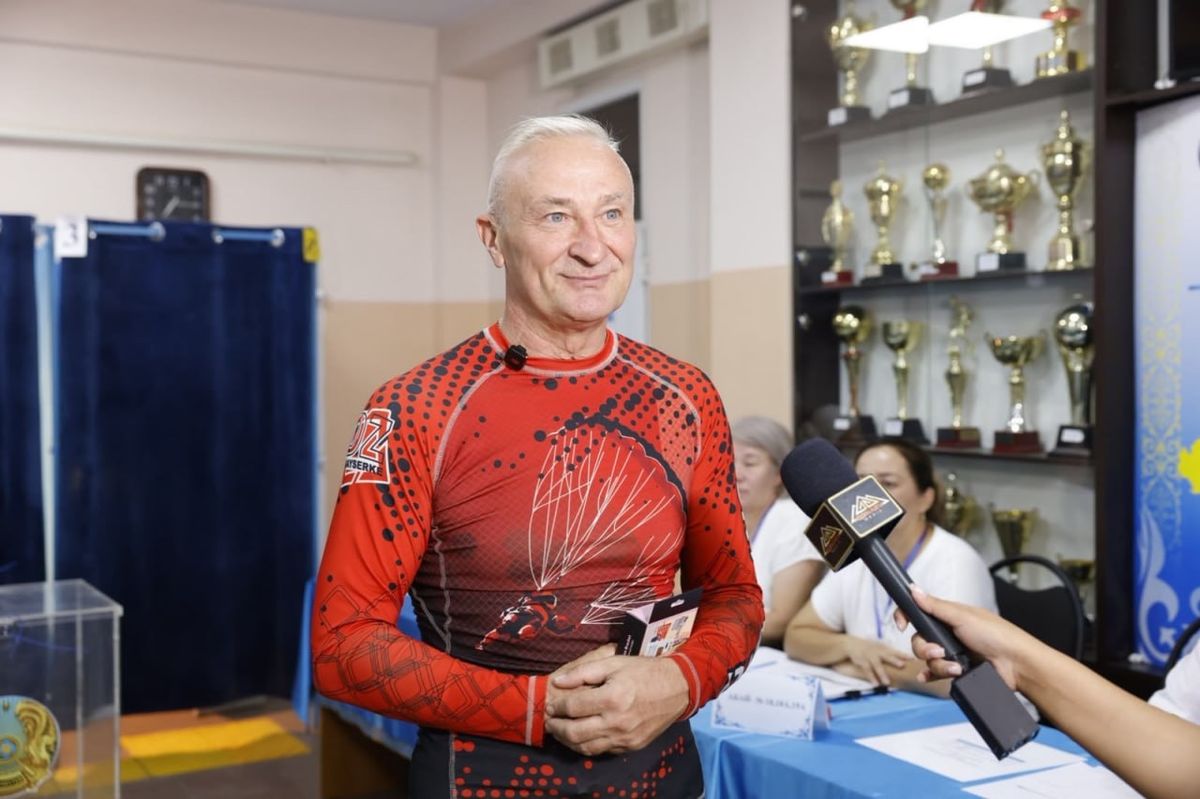 Тимофей Меркулов рассказал о своём прыжке с парашютом во время выборов