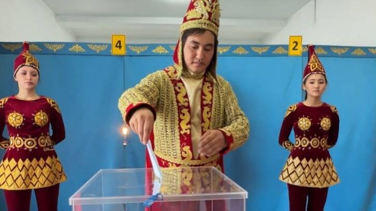 "Золотой человек" проголосовал в Енбекшиказахском районе