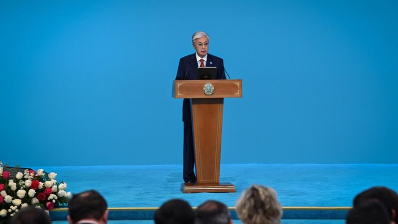 Токаев призвал воспитывать оптимистов: "Там, где царит уныние, развития не будет"