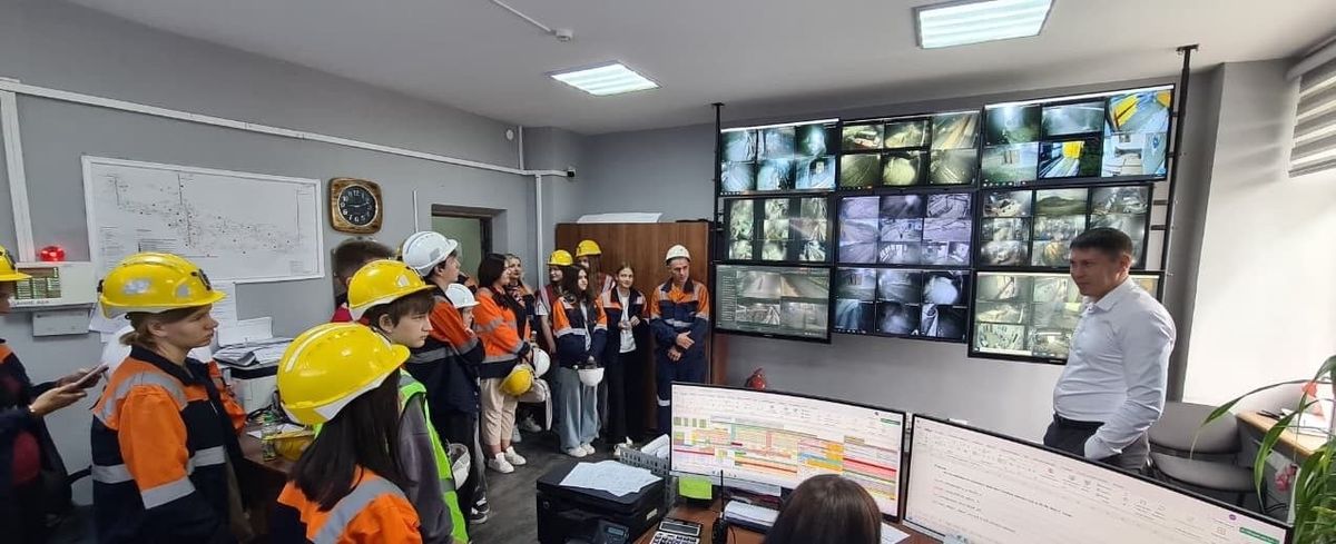 Артемьевский производственный комплекс Дети в аппаратной