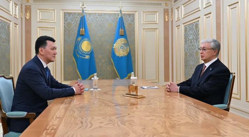 Касым-Жомарт Токаев и Ерлан Карин на встрече в Акорде