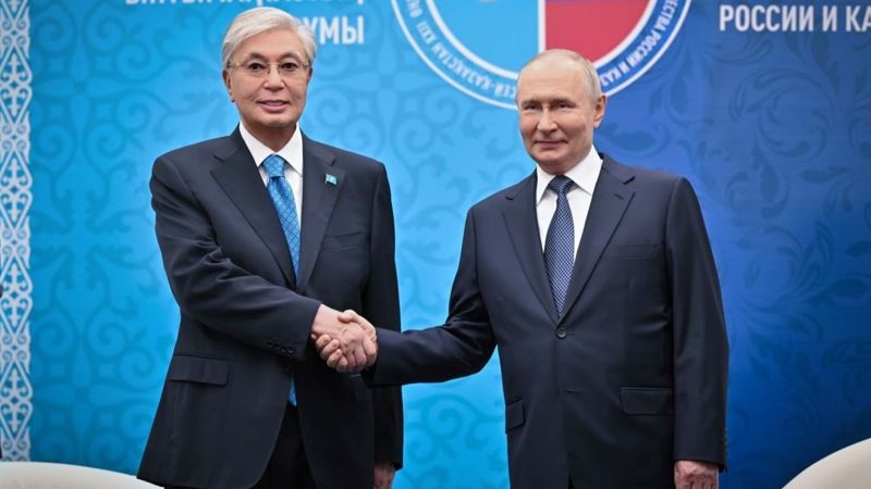 Путин сообщил, что не обсуждал с Токаевым завершение конфликта в Украине