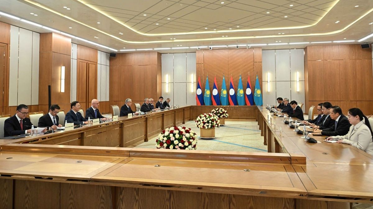 Делегации Казахстана и Лаоса на переговорах в Астане