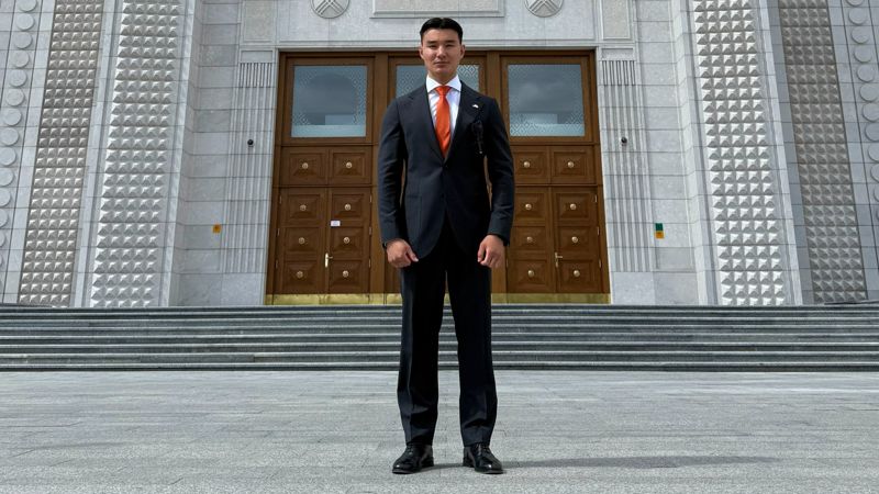 Дарын Аманжан о работе в посольстве Нидерландов