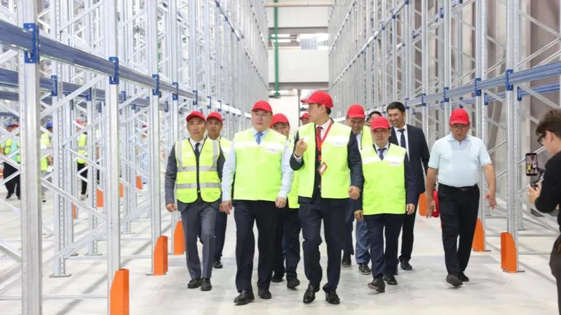 Марат Султангазиев посещает предприятие