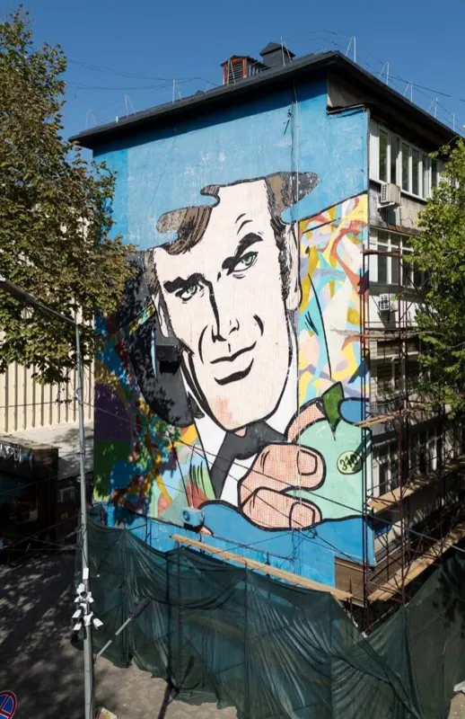 Муралы на улицах Алматы