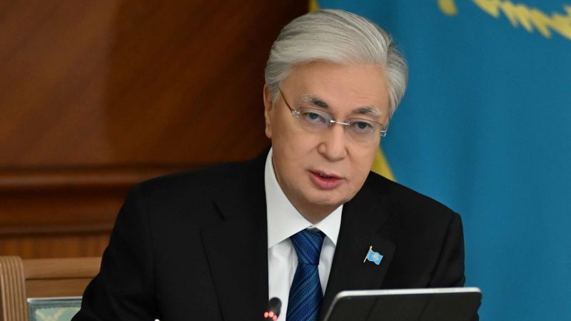 Токаев поручил жёстко наказывать за граффити на общественных зданиях