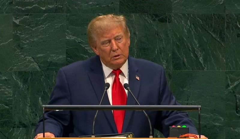 Трамп поставил Иран перед двумя вариантами: сделка или "уничтожение"