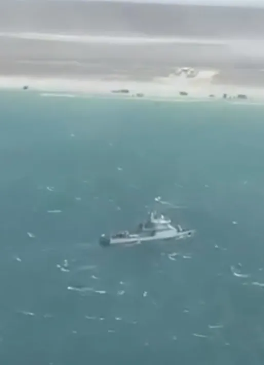 Военный корабль на месте учений в Каспийском море