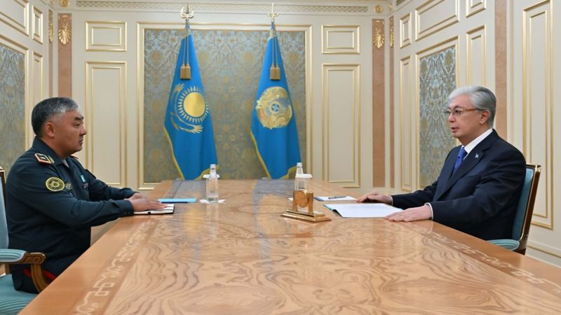 Токаев поручил усилить контроль за безопасностью военнослужащих
