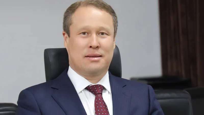 Данияр Таханов