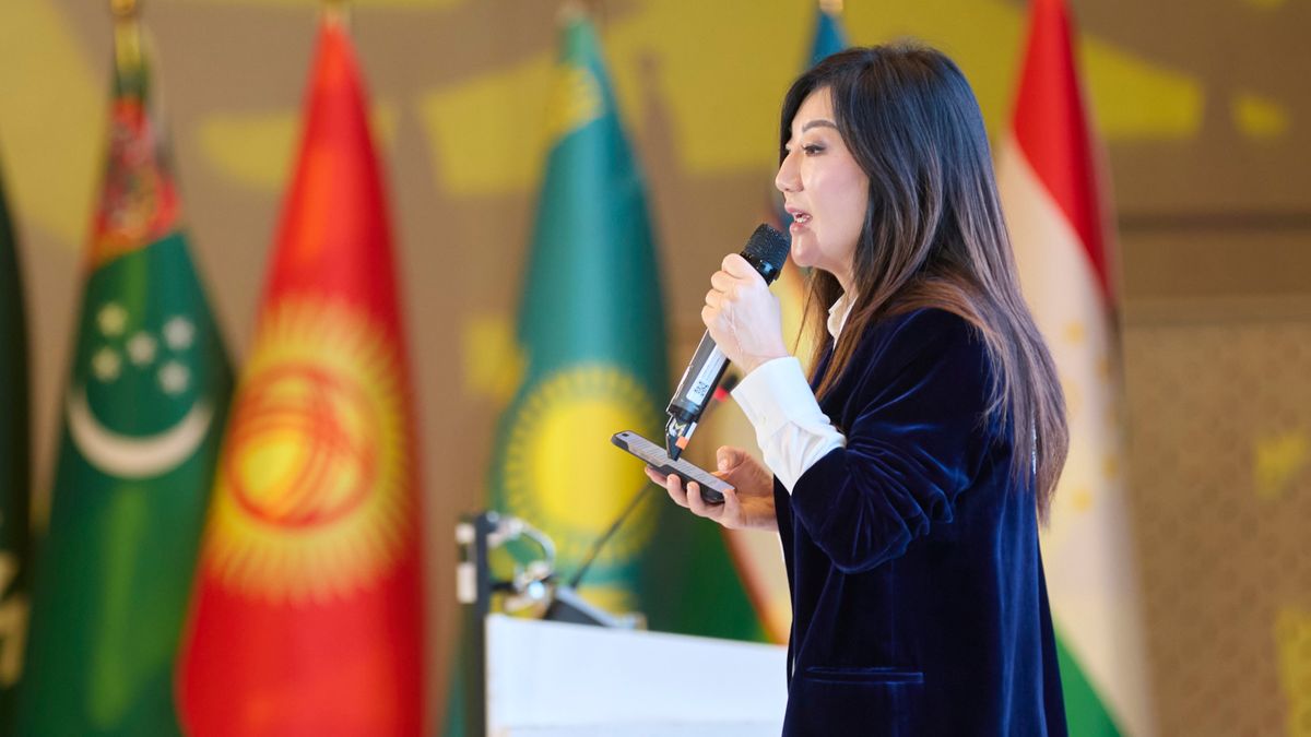 Жанна Кан