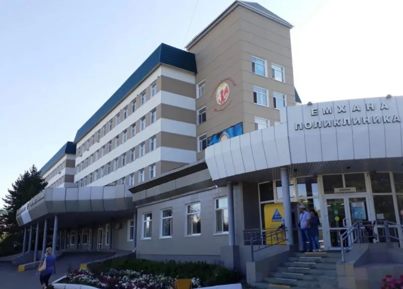 Здание поликлиники и детской больницы в Костанае
