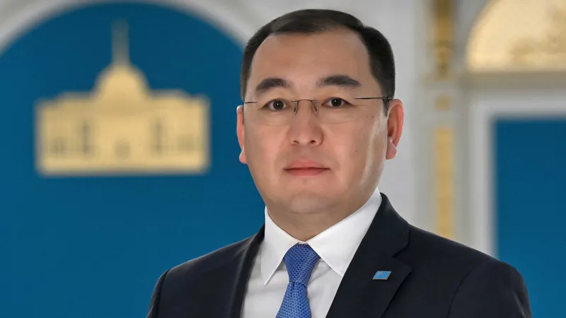 Айбек Смадияров