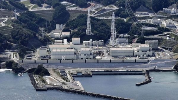 В Японии остановили энергоблок АЭС из-за утечки радиоактивной воды
